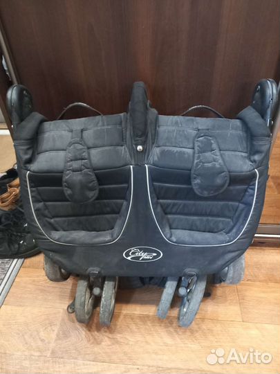 Коляска для двойни