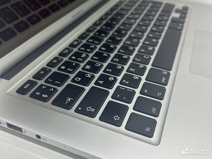 Отличный Apple MacBook Air 13 2015 i5/8/256ssd