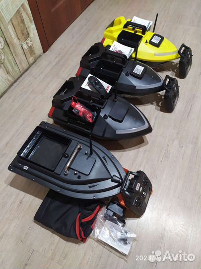 Прикормочный кораблик с GPS. Эхолот FFW718LA