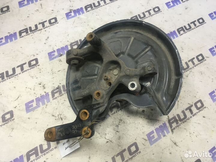 Кулак поворотный задний левый Фольксваген Гольф 5