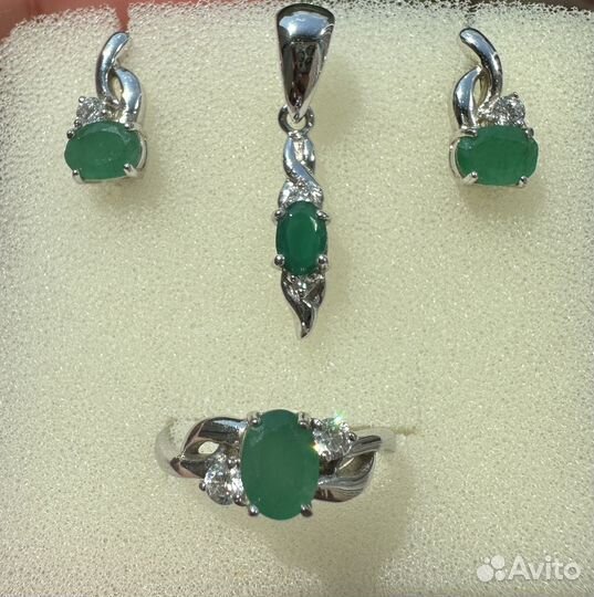 Серебряные серьги комплект с зеленым агатом