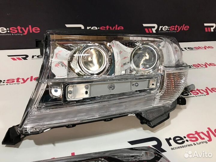 Фары + Решетка Toyota Land Cruiser 200 D2194