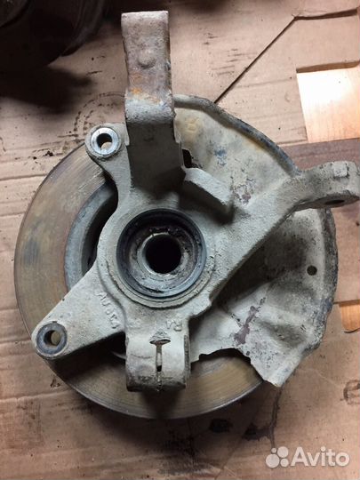 Kia Spectra кулак поворотный передний