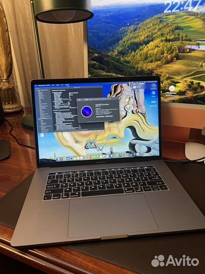 Apple MacBook Pro 15inch 2017 с тачпадом