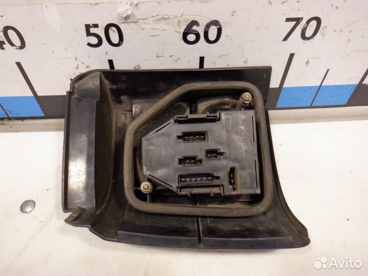 Фонарь задний наружный правый VW Passat B3