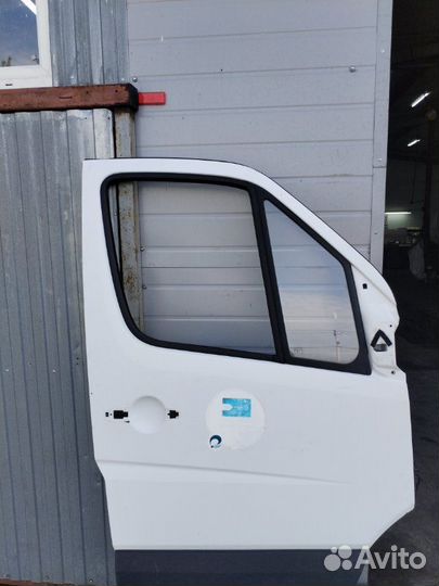 Дверь передняя правая Mercedes Sprinter 906 OM651