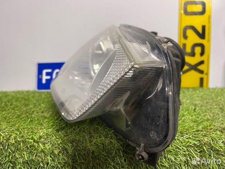Фара правая Ford C-Max минивен 1.6 TDI 2010