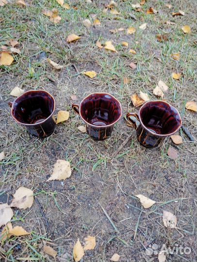 Чайные чашки и блюдца