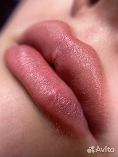 Перманентный макияж губ и бровей