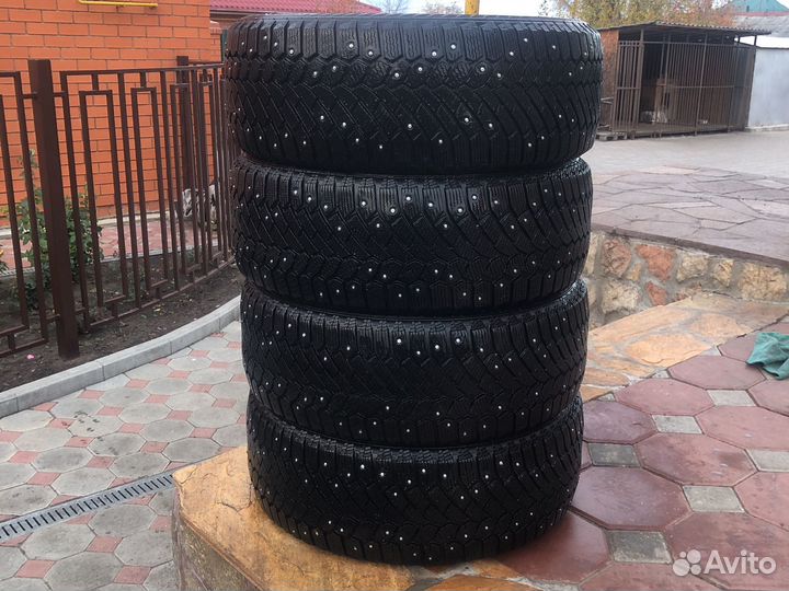 Gislaved Nord Frost 200 215/55 R17