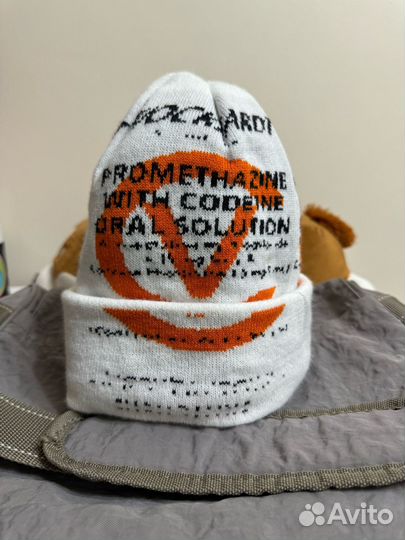 Белая теплая шапка y2k