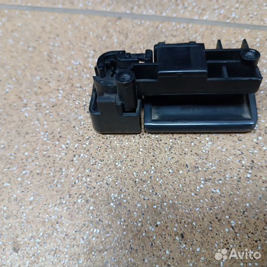 Ручка открывания бардачка subaru legacy 2