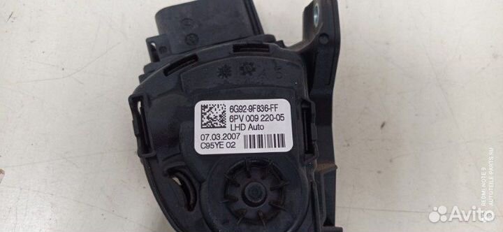 Педаль газа Land Rover Freelander 2 L359 2.2L dohc