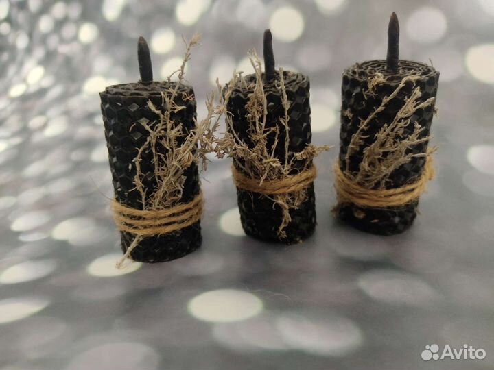 Из вощины(свечи красные, черные, белые)