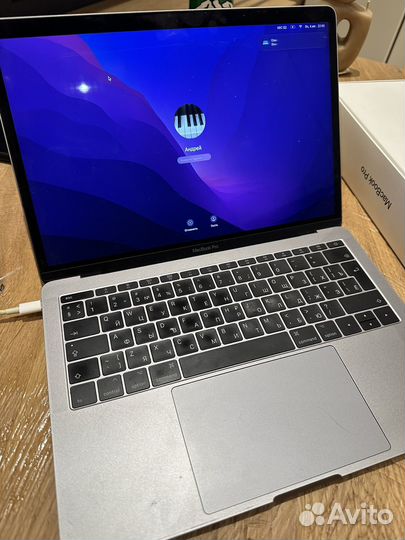 Macbook pro 13 2018 i5 8/256gb