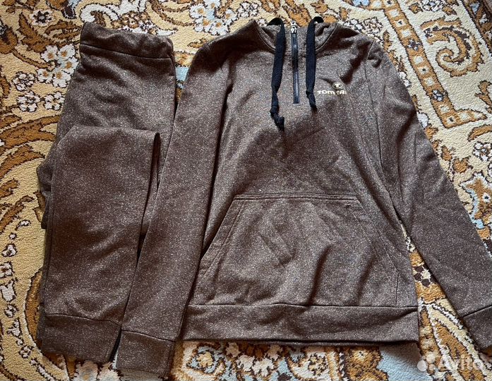 Спортивный костюм