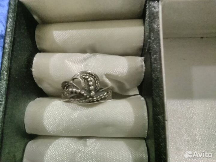 Серебряное кольцо