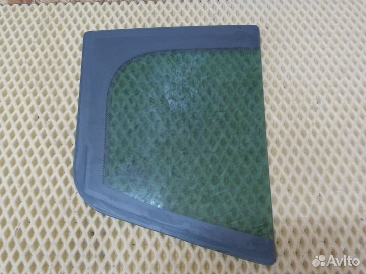 Стекло двери задней левой форточка Renault Megane III 2009-2016 (822210006R)