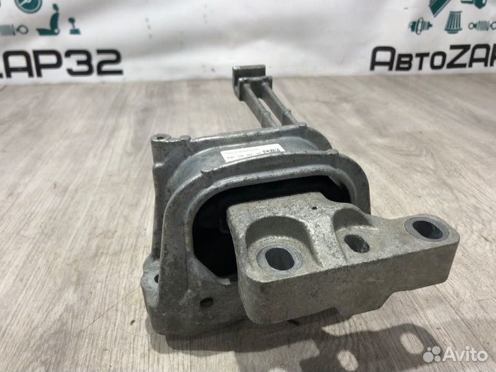 Опора двигателя правая Skoda Octavia A7 CWV 2019