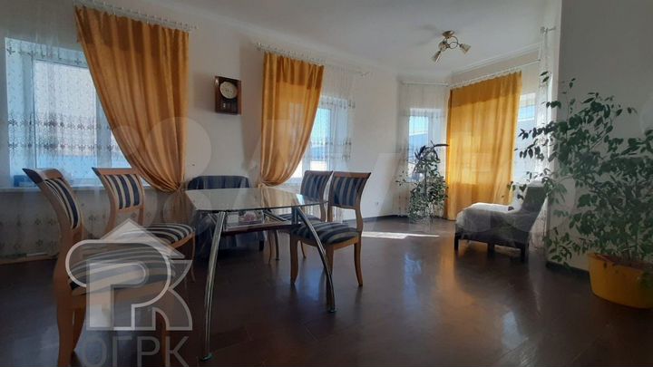 Дом 240 м² на участке 6 сот.