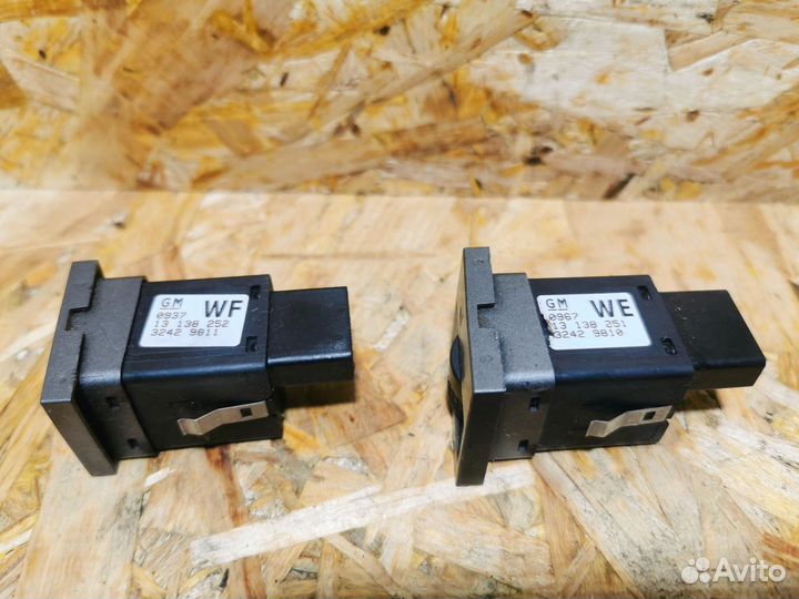 Кнопка обогрева сидений Opel Vectra C 2007 Z18XER