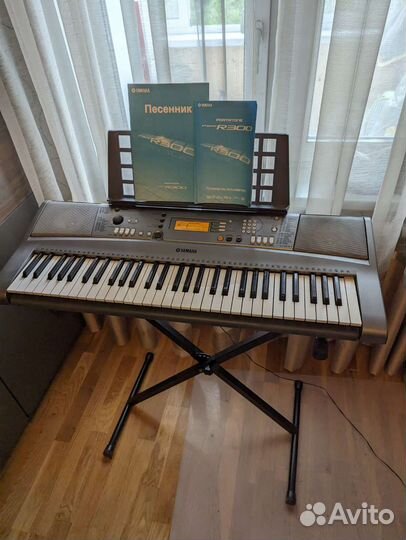 Синтезатор yamaha psr r300