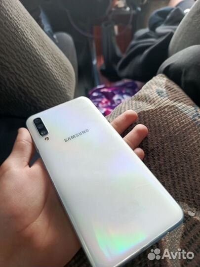 Samsung Galaxy A50, 4/64 ГБ