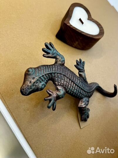 Вешалка крючок 