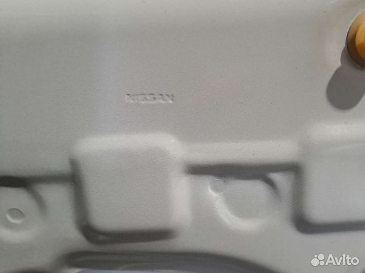 Дверь передняя правая Terrano D10 8010000q1b