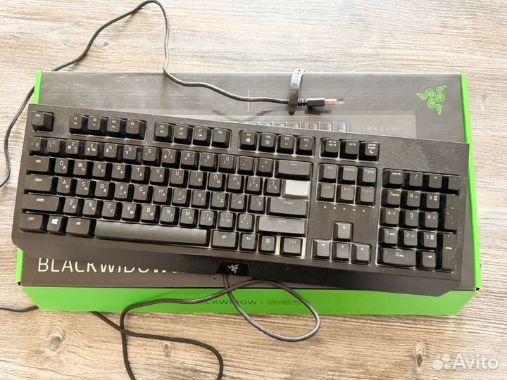 Игровая клавиатура и мышь