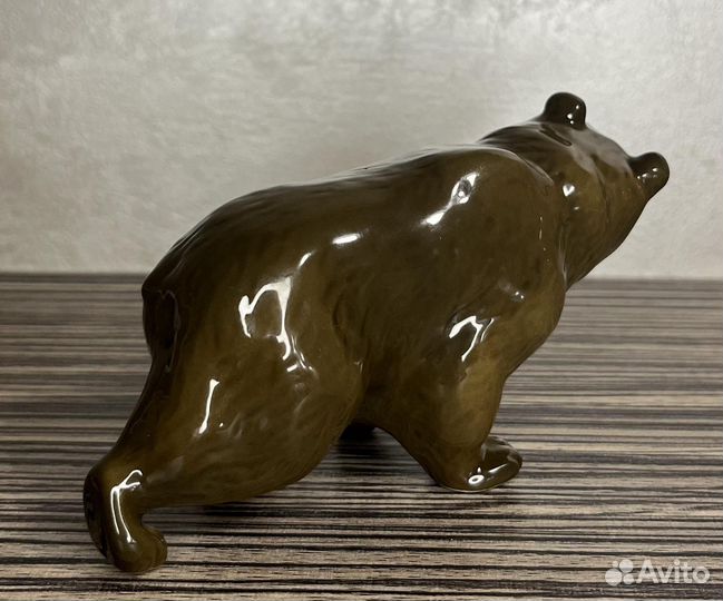 Фарфоровая статуэтка Медведь