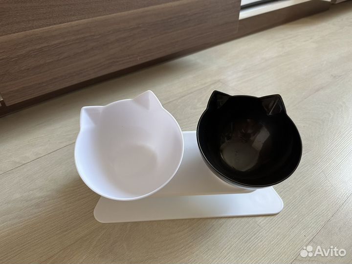 Лоток для кошек и миски