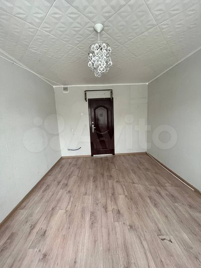 Комната 13,5 м² в > 9-к., 2/5 эт.