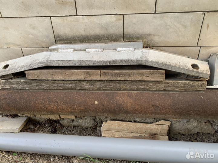 Усилитель бампере задний