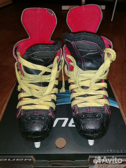 Хоккейные коньки