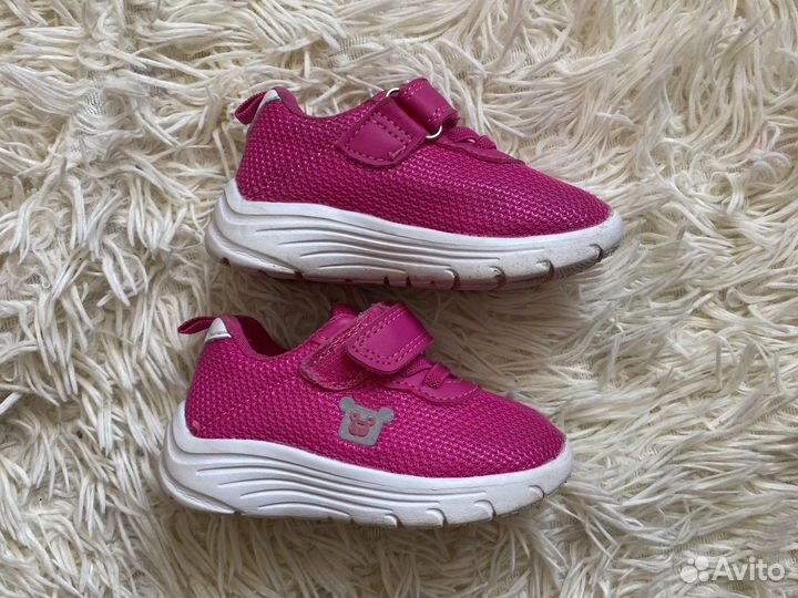 Кроссовки для девочки 20 размер