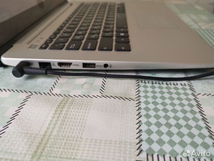 Ноутбук Asus i7