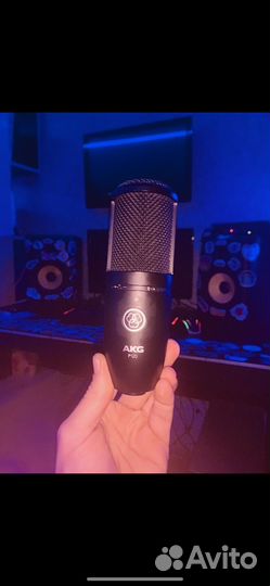 Микрофон студийный. AKG P120