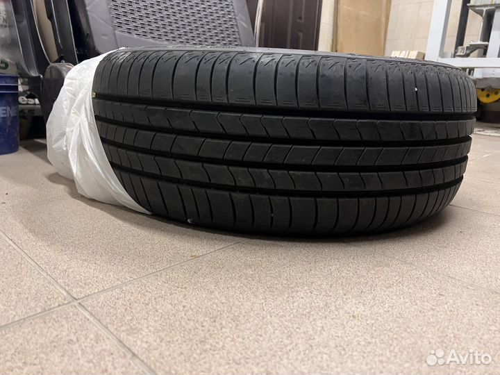 Kumho Ecsta HS51 21.5/55 R17