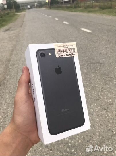 Телефон iPhone 7