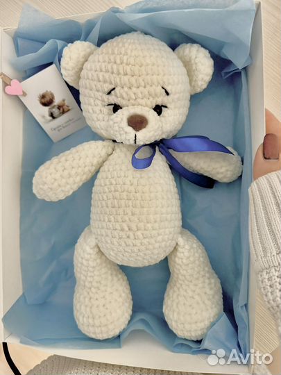Вязаный плюшевый мишка