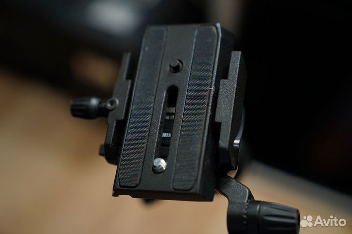 Штативная голова Manfrotto MVH400AH Б/У