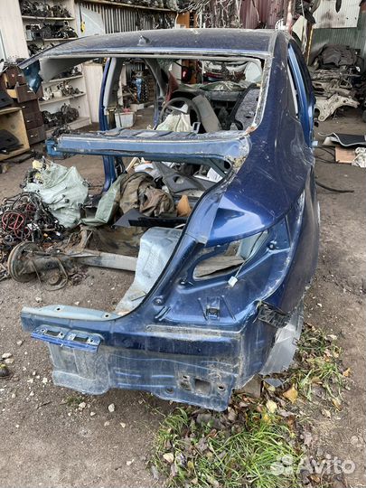 Задняя правая четверть hyundai solaris 1