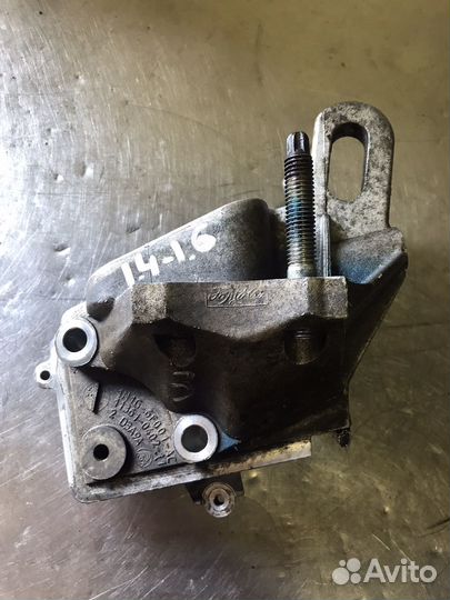 Кронштейн опоры двс 1.4-1.6 Ford Focus 2