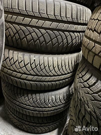 Kumho WinterCraft WP72 265/40 R20 104W