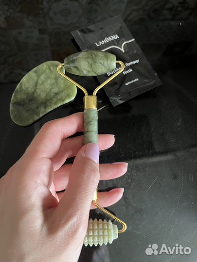 Роликовый массажер и скребок гуаша