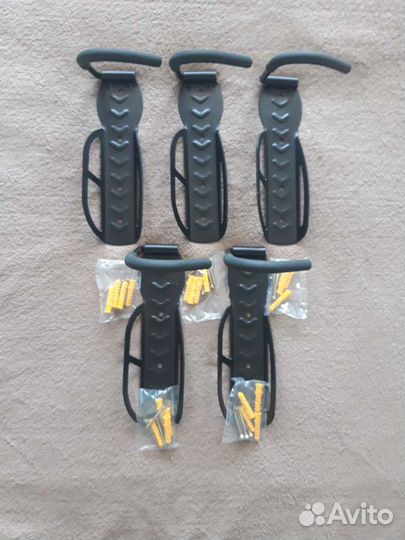 Вертикальный крюк для настенного крепления велосип