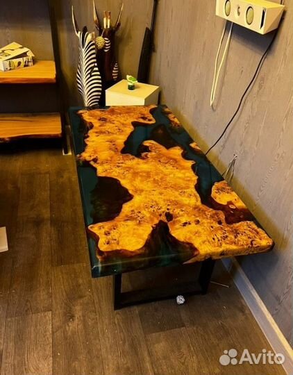 Стол из массива дерева карагач