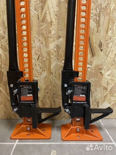 Домкрат реечный 3т