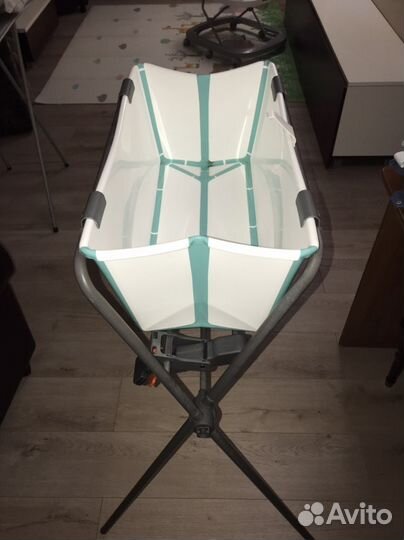 Ванночка stokke на подставке очень удобная